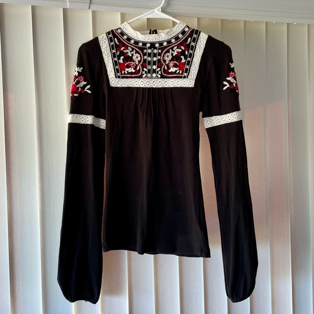 Free People Embroidered Black Long Sleeve Women's Top- Size Small/Petite